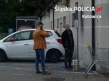 Policjanci z Katowic złapali złodziei na gorącym uczynku Złodziej sklepowy