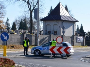 Dąbrowa Górnicza: zmiany w ruchu na Wszystkich Świętych Zmiany organizacji ruchu we Wszystkich Świętych w Dąbrowie Górniczej
