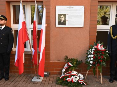 Upamiętnili doktora Stanisława Skibę - zasłużonego lekarza Tablica upamiętniająca doktora Skibę na elewacji szpitala w Bielszowicach