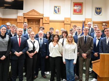 Młodzieżowa Rada Miasta ma inicjatywę uchwałodawczą i budżet Młodzieżowa Rada Miasta XI kadencji