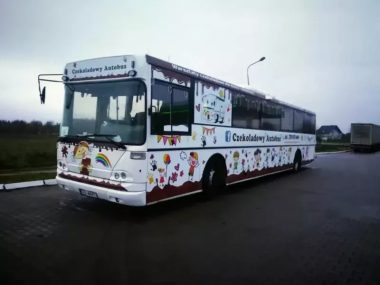 Czekoladowy autobus na osłodę powrotu z ferii Czekoladowy Autobus