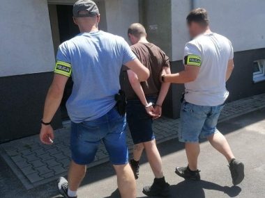 Do 3 lat więzienia za "biały" dowód Porcjował amfę dowodem - wpadł podczas legitymowania