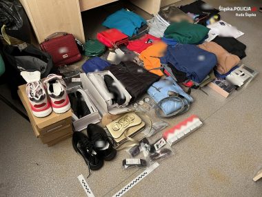 Małżeństwo z Bykowiny handlowało narkotykami i podróbkami Podróbki ekskluzywnych ciuchów sprzedawała 57-letnia mieszkanka Bykowiny