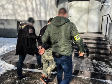 Okradli Biedronkę i spokojnie jechali z koszem pełnym towaru Złodzieje nie nacieszyli się długo swym łupem