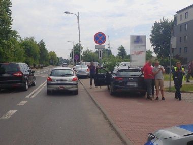 Potrąciła staruszkę i chciała uciec. Prawko miała 3 tygodnie 18-latkę udało się zatrzymać na Wojska Polskiego