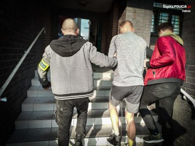 Sięgnął po nóż i… zgubił telefon. Tak wpadł w ręce policji Zatrzymany napastnik z Placu Teatralnego