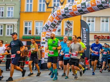 Ogromne utrudnienia w centrum Gliwic. Powód? Połmaraton 8 Półmaraton Gliwicki