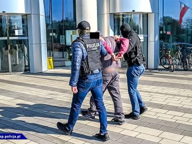 Nielegalna fabryka papierosów odkryta w Sosnowcu Akcja policji Sosnowiec