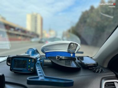 Akcja „Jednoślad” w Chorzowie. Pijana kobieta na skuterze Akcja Jednoślad w Chorzowie Policjanci zatrzymali m in pijaną kobietę na skuterze