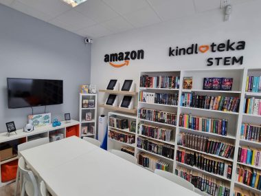 Uczniowie mogą korzystać ze zmodernizowanych Kindlotek Amazon Kindloteka