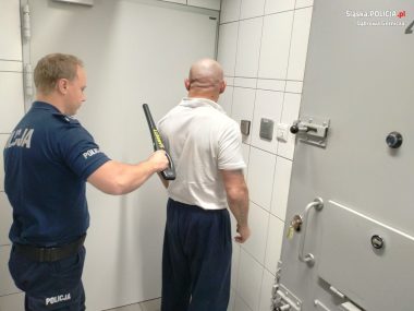 Mieszkaniec Dąbrowy ukrył amfetaminę... w lodówce Amfetamina w lodówce