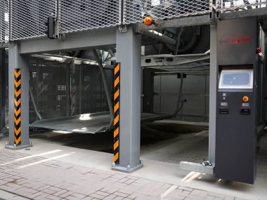 Jedyny taki parking w Polsce. Obsługi nauczysz się z filmu Automatyczny parking w Katowicach