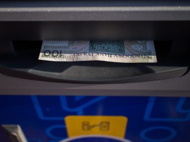 31-latek z Rudy Śląskiej ukradł seniorce 2000 złotych "Pomógł" seniorce i okradł. Teraz grozi mu 5 latek..