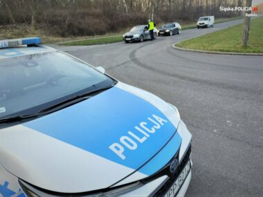 Był pijany, nie miał prawa jazdy. Został zatrzymany dwa razy Będzińscy policjanci kontrolowali kierowców