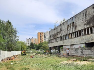 Zaczęło się wyburzanie ostatniego "brutala" w Katowicach Brutal Katowice 2