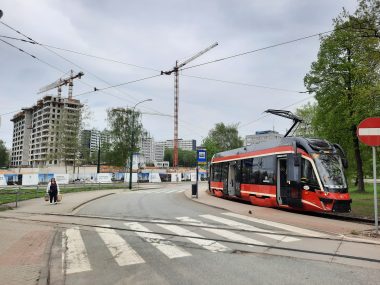 Zmienia się krajobraz przy Pętli Słonecznej. Rośnie blok Budowa osiedla Atal Sky+ Katowice