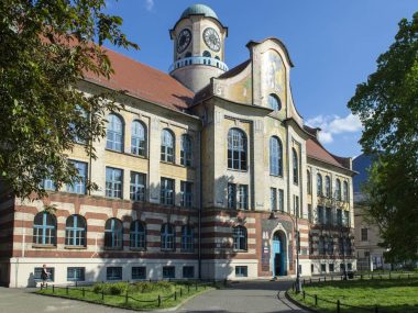 Budynek dawnej Szkoły Realnej nominowany do plebiscytu Budynek LO nominowany do konkursu
