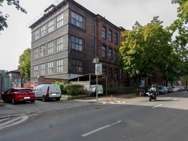 Miasto dostało 40 mln zł. Wydaje je na trzy inwestycje Budynek po dawnych Zakładach Naprawczych Sprzętu Medycznego Bytom