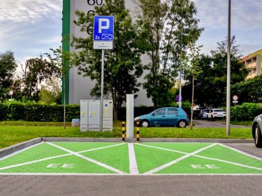 Więcej elektryków i więcej stacji ładowania w Bytomiu Bytom Stacja ładowania samochodów elektrycznych
