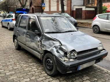 Chorzowski policjant na urlopie zatrzymał pijanego kierowcę Chorzów pijany kierowca uderzył w tramwaj
