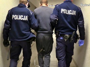 Napadali i okradali. Zatrzymany przestępczy duet z Chorzowa Chorzów zatrzymany przestępca