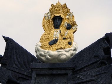 Wyobraźmy sobie, że paulini przenoszą Czarną Madonnę Czarna Madonna z Jasnej Góry