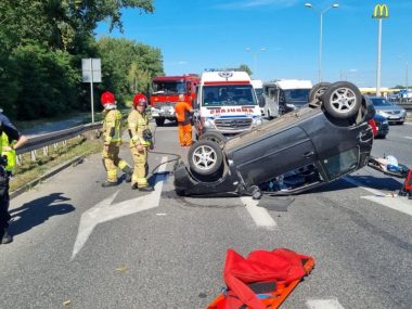 Dachowanie w Katowicach. Są utrudnienia w ruchu Dachowanie w Katowicach