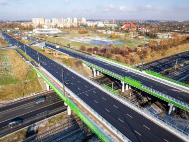 Nowa organizacja ruchu przy wiaduktach na alei Korfantego Dobiegły końca prace na wiadukcie nad DK88