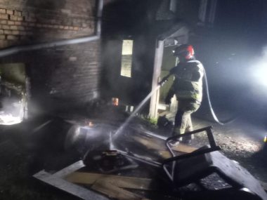 Pożar kotłowni przy ulicy Kościuszki w Piekarach Dogaszanie pozaru Piekary