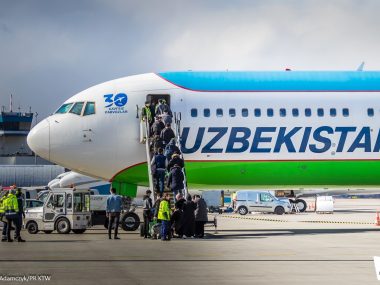 Kazachowie i Uzbecy wylecieli z Pyrzowic do swoich krajów Ewakucja obywateli Kazachstanu i Uzbekistanu z Pyrzowic2