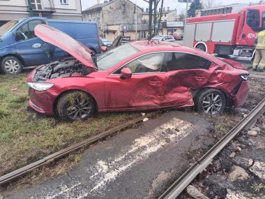 Groźnie wyglądające zderzenie samochodów w Będzinie Zderzenie samochodów w Będzinie