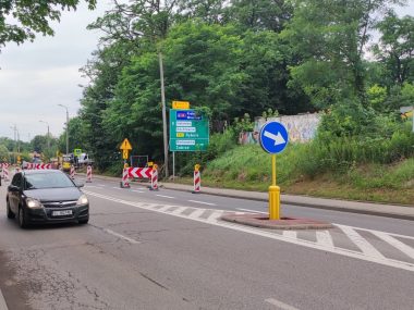 Zwężka na 1-go Maja nie jest chwilowa... Zwężenie jezdni na 1-go Maja potrwa rok