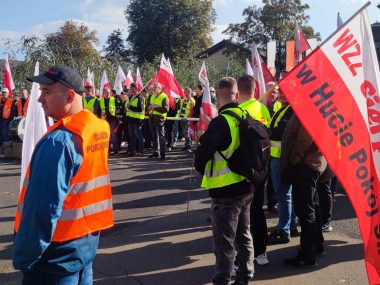 Zapowiada się zaostrzenie hutniczego protestu Solidarność i Sierpień 80 ramię w ramię w obronie interesów huty