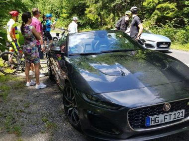 O włos od tragedii na Przełęczy Salmopolskiej Jaguar na Przełęczy Salmopolskiej