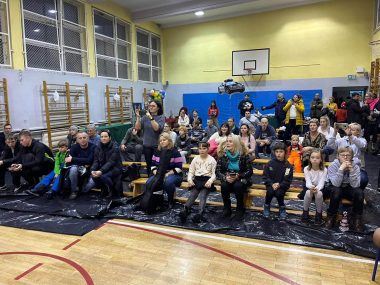 Wesoły przedświąteczny nastrój na bożonarodzeniowym jarmarku Jarmark Bożonarodzeniowy w Gliwicach-Sośnicy