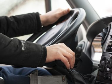 Jak można uniknąć tragedii na drodze? Radzi kardiolog Kierowcy zawodowi powinni się regularnie badać