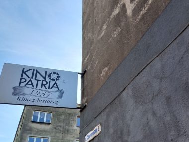 Urząd pomoże „Patrii” szukać węgla. Kino nie chce zbiorek Kino Patria Szyld