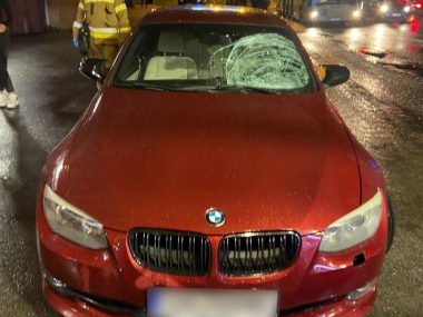 Uciekał przed aresztem, po pijaku wpadł pod auto Kolizja na DK79 w Chorzowie