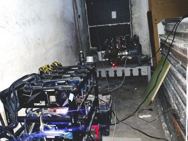 Zabrzańska kopalnia kryptowalut zasilana kradzionym prądem Koparka kryptowalut w Zabrzu