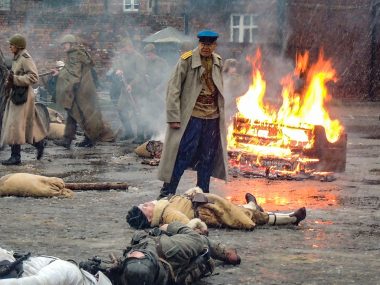 Widowisko historyczne "Walki o Miechowice 45". Kto wystąpi? Lech Dyblik podczas widowiska historycznego w Miechowicach