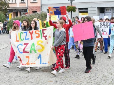 Uczniowie Ekonomika solidaryzowali się z chorymi dziećmi Akcja Gdy Liczy się czas