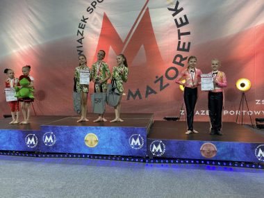 Mażoretki Azaria z medalami podczas Mistrzostw Polski Mażoretki Azaria medale