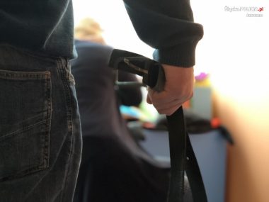 Policjanci z Jaworzna zatrzymali oprawcę domowego Mieszkaniec Jaworzna znęcał się nad swoją rodziną