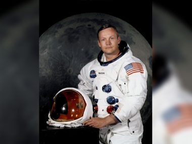 Księżycowy skafander w Planetarium Śląskim Neil Armstrong