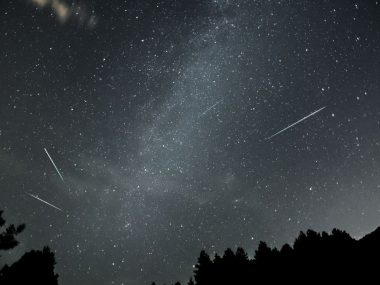 Deszcz Perseidów widoczny gołym okiem na Śląsku Noc Spadająych Gwiazd 2022