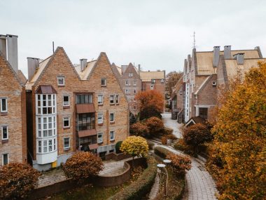 QUIZ. Rozpoznaj śląskie miasto po zdjęciu. Osiedle Nad Jamną w Mikołowie