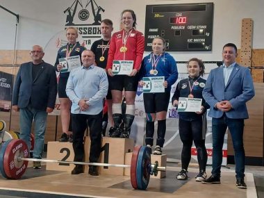 Piekarskie sztangistki zdobyły dwa medale podczas mistrzostw Piekarskie sztangistki na medal