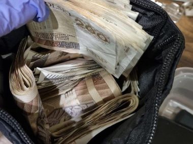 Znalazła ponad 3 tys. złotych Pieniądze