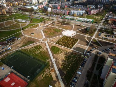Sosnowiec: park w Zagórzu niemal gotowy Plac Papieski na ukończeniu