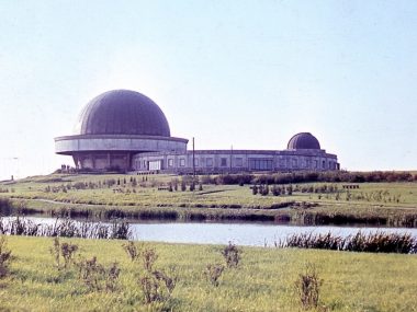 Kosmiczna inwestycja. Początki Planetarium Śląskiego Planetarium Śląskie przed laty